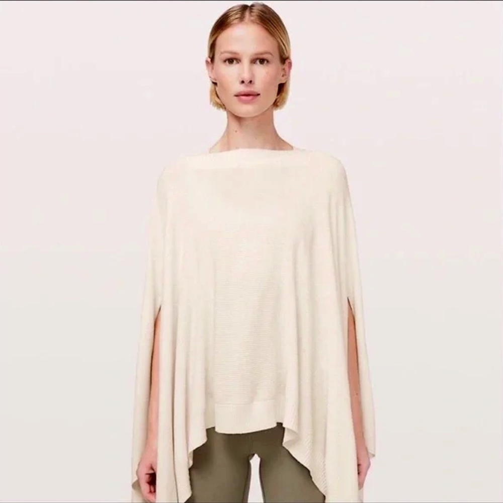 Lululemon Forward Flow Cape in Ivory (O/S)